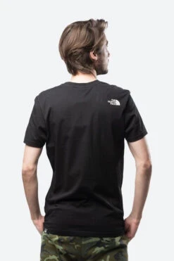 The North Face M S/S Simple Dome Tee -Icebreaker Tshirts Winkel aibed60016 7070 004 nl